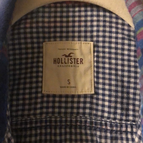 Hollister Plaid Button Down Shirt - Picture 2 of 6
